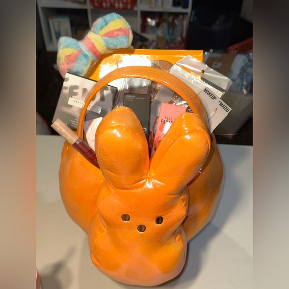 Easter makeup bundle - Picture 1 of 3